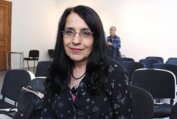 Ayşe Hür, Evrensel